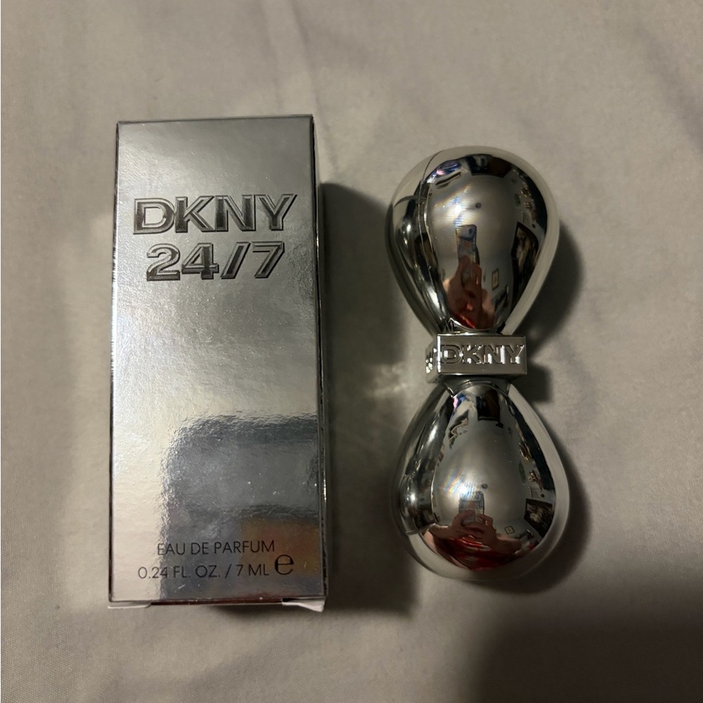 DKNY 24/7 Eau de Parfum in Shiny Silver